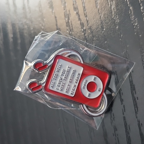 Taylor Swift (All Too Well) Lyric Pin - Picture 3 of 4